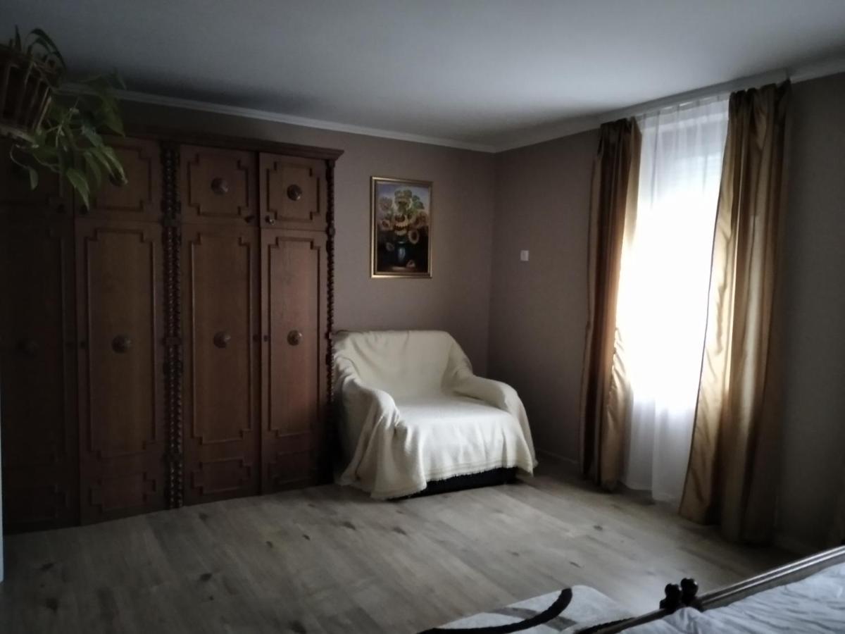 Moezsi Apartman Tolna ภายนอก รูปภาพ