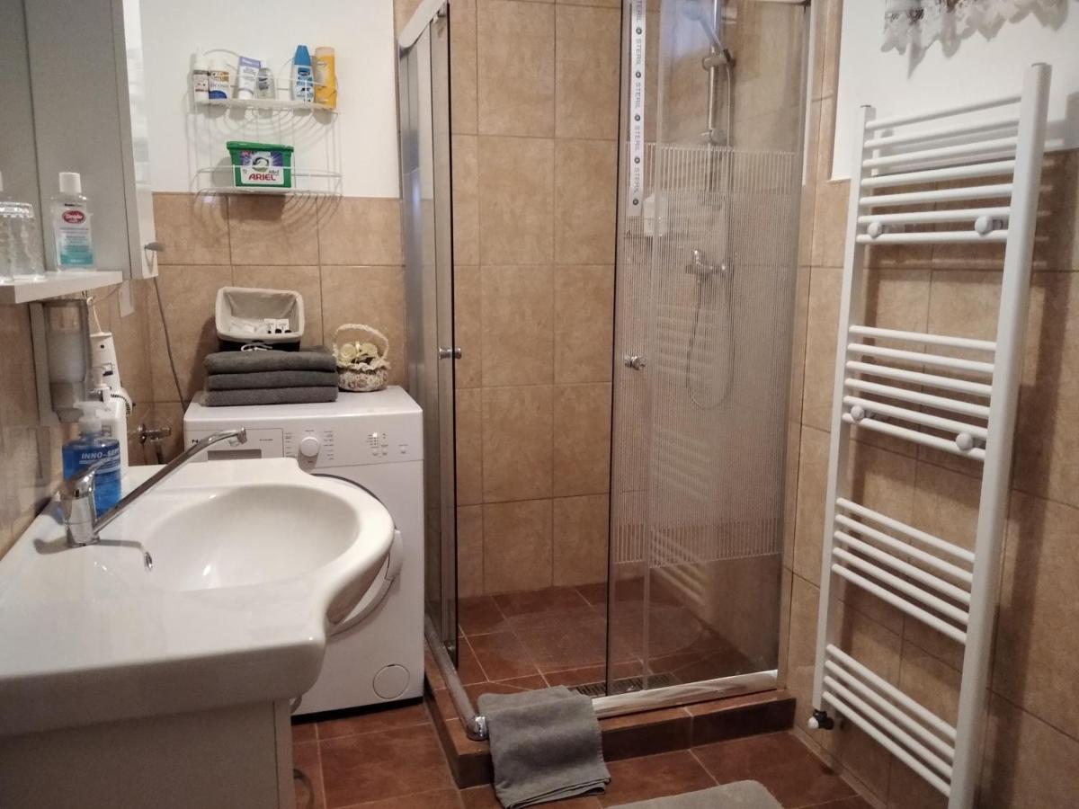 Moezsi Apartman Tolna ภายนอก รูปภาพ