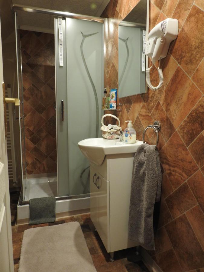 Moezsi Apartman Tolna ภายนอก รูปภาพ