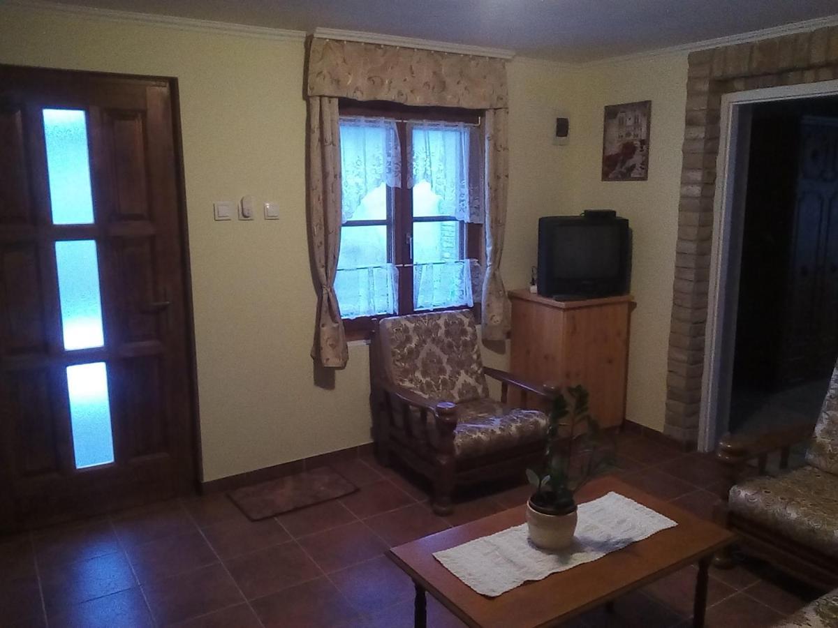Moezsi Apartman Tolna ภายนอก รูปภาพ