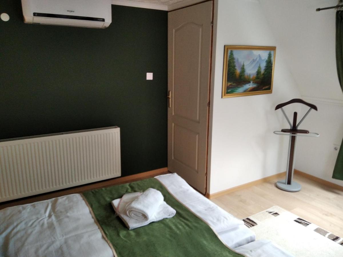 Moezsi Apartman Tolna ภายนอก รูปภาพ