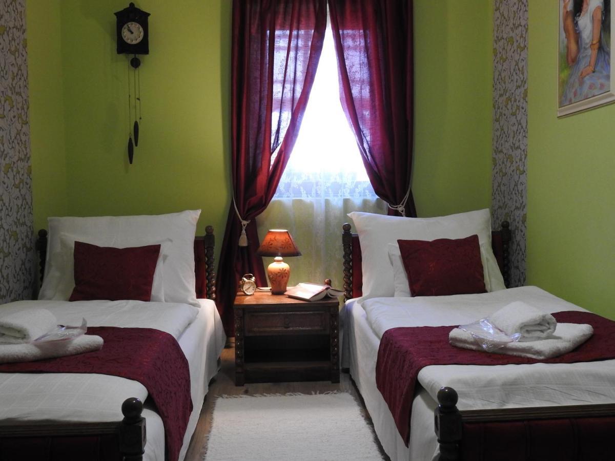 Moezsi Apartman Tolna ภายนอก รูปภาพ