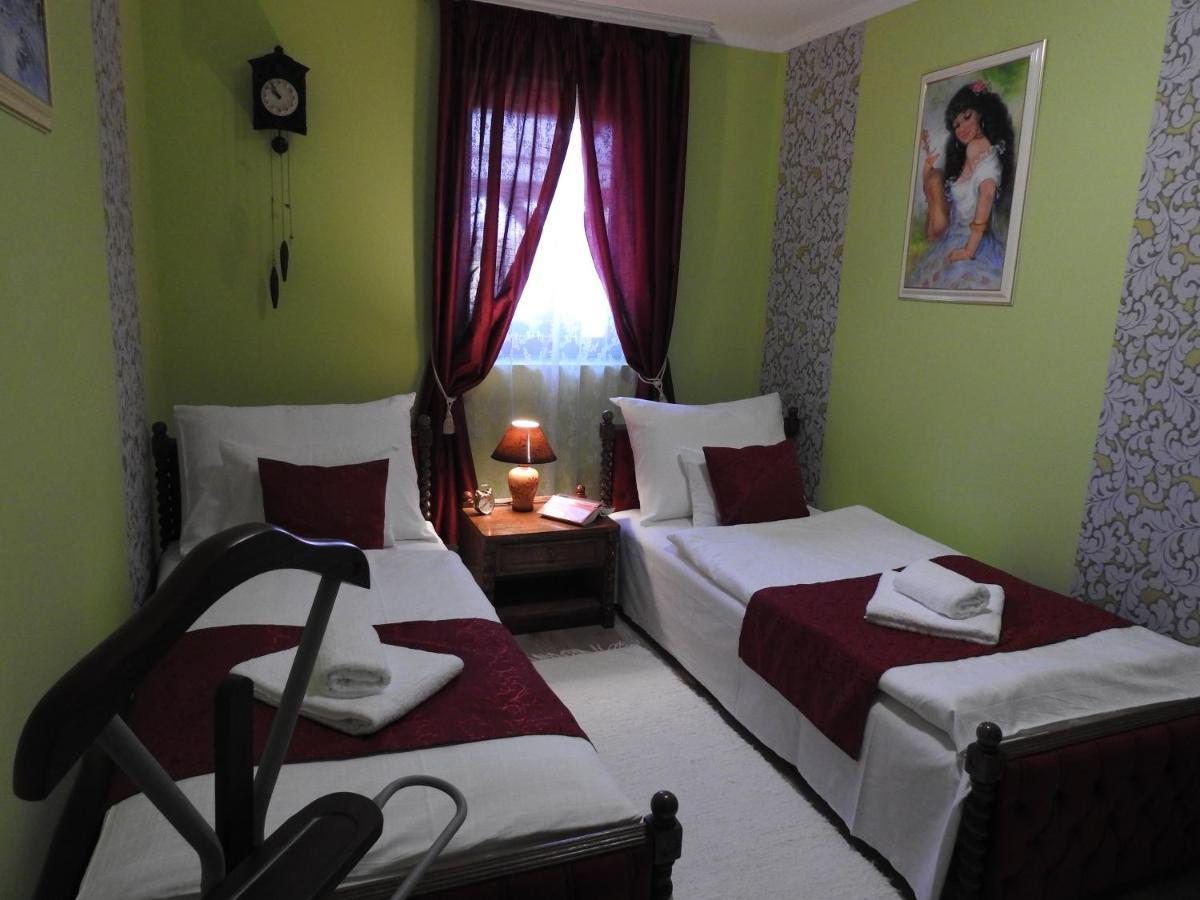 Moezsi Apartman Tolna ภายนอก รูปภาพ